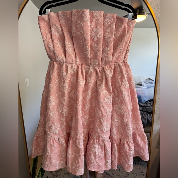 Dresses & Skirts - Strapless Pink Floral Dress Large